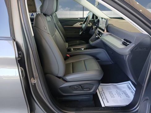 Certified 2025 Ford Explorer Active w/ Active Comfort Package RWD image 15