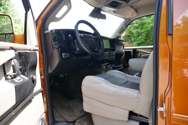 Used 2025 GMC Savana 2500 Extended w/ Driver Convenience Package RWD image 23