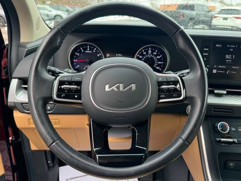 Used 2024 Kia Carnival LX image 23