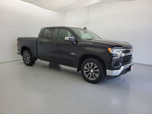 Used 2025 Chevrolet Silverado 1500 LT RWD image 4