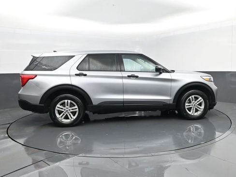 Used 2024 Ford Explorer 4WD image 4
