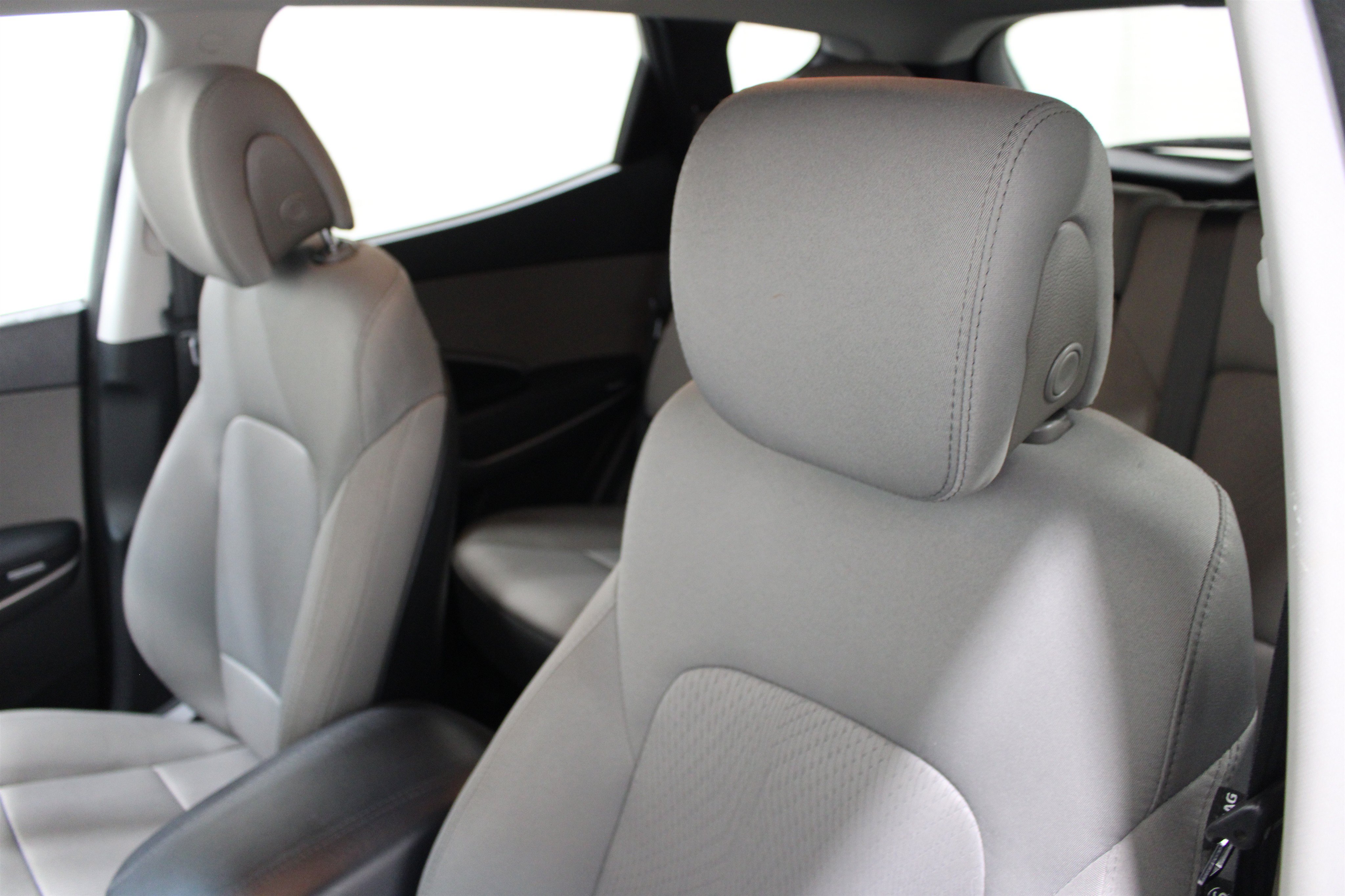 Used 2016 Hyundai Santa Fe Sport w/ Option Group 02 FWD image 4