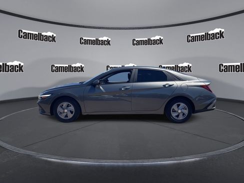 Certified 2025 Hyundai Elantra SE FWD image 4