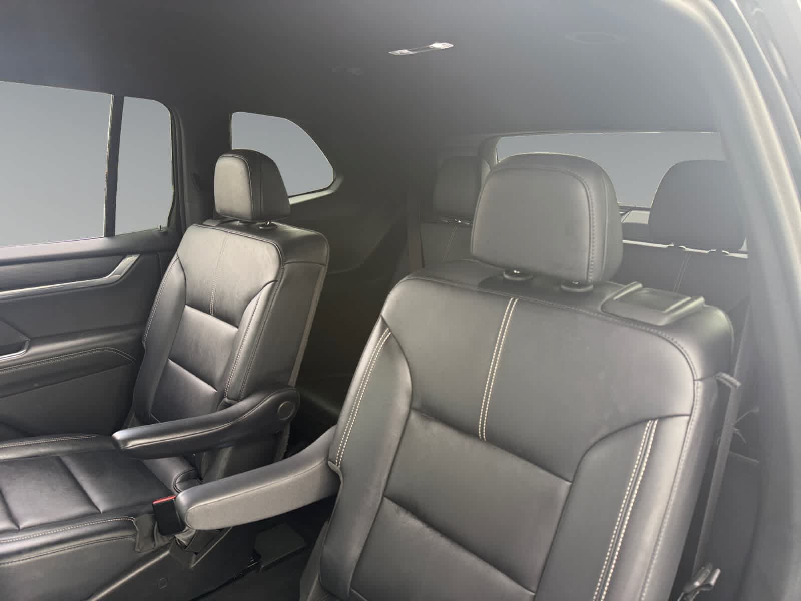 Used 2024 GMC Acadia Elevation FWD image 13