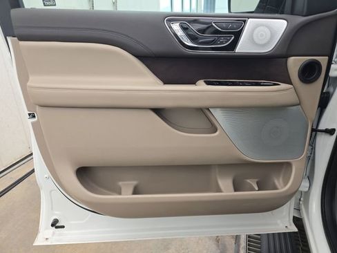 Used 2023 Lincoln Navigator L Reserve image 10