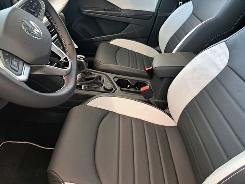 New 2026 Volkswagen Taos SEL AWD/4WD image 16