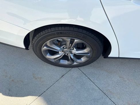 Used 2024 Honda Accord EX image 10