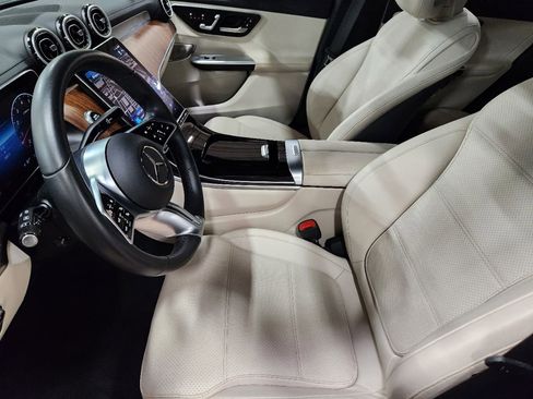 Used 2024 Mercedes-Benz GLC 300 image 28