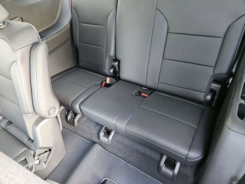 New 2026 Chevrolet Traverse LT w/ Midnight/Sport Edition FWD image 27