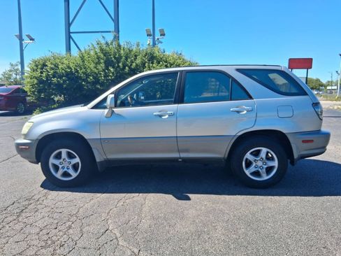 Used 2002 Lexus RX 300 4WD w/ Premium Pkg Plus image 4