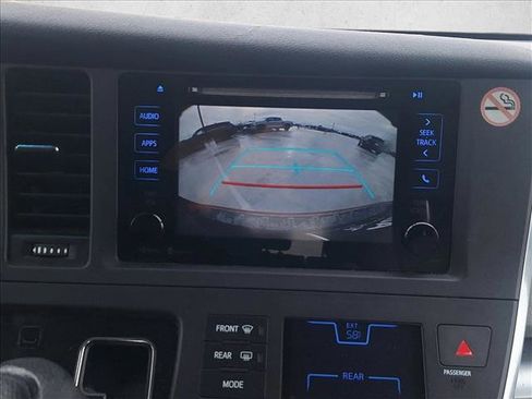 Used 2015 Toyota Sienna LE image 13