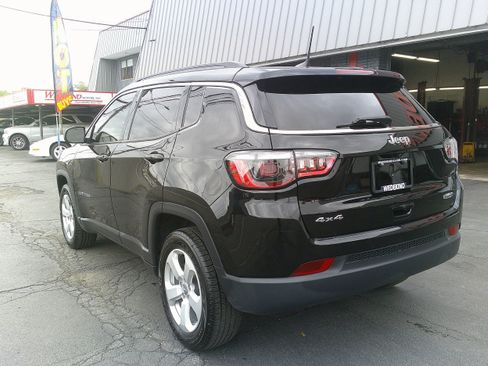 Used 2021 Jeep Compass Latitude AWD/4WD image 3