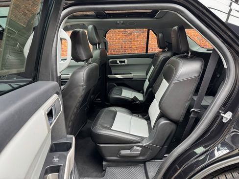 Certified 2022 Ford Explorer XLT w/ Equipment Group 202A image 23