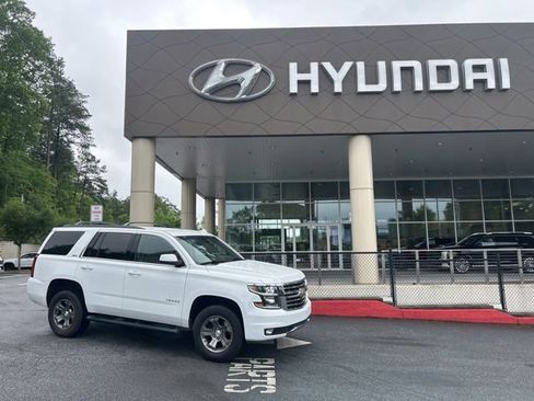 Used 2019 Chevrolet Tahoe LT w/ Luxury Package AWD/4WD image 1