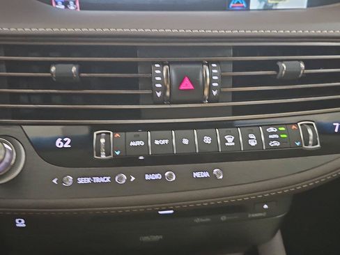 Used 2018 Lexus LS 500 AWD w/ Luxury Package image 18