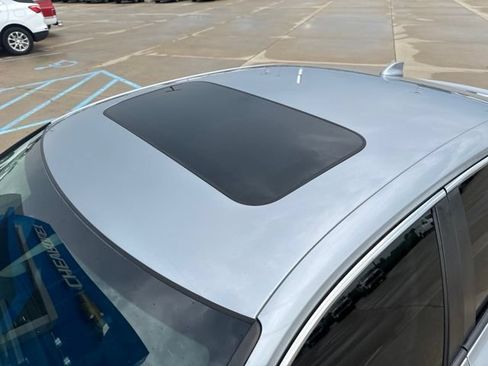Used 2022 Honda Civic EX image 3