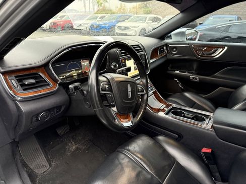 Used 2019 Lincoln Continental Reserve image 7