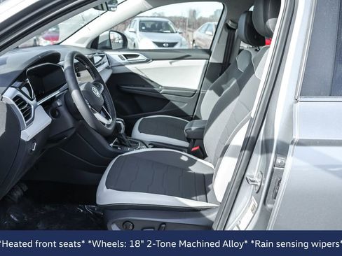 New 2025 Volkswagen Taos SE image 6