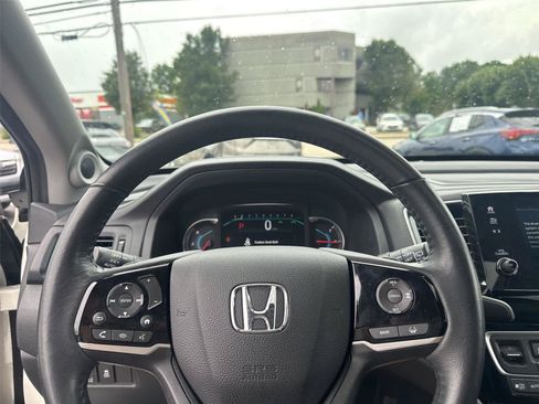 Used 2019 Honda Pilot Touring image 18