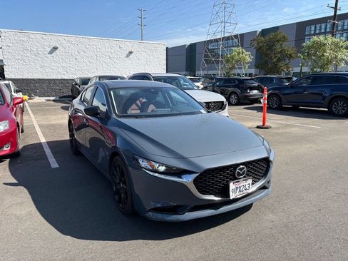 Used 2023 MAZDA MAZDA3 s FWD image 5