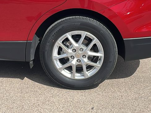 Used 2024 Chevrolet Equinox LT FWD image 5