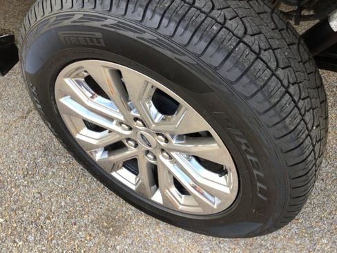 Used 2025 Ford F150 XLT w/ Equipment Group 302A MID image 12