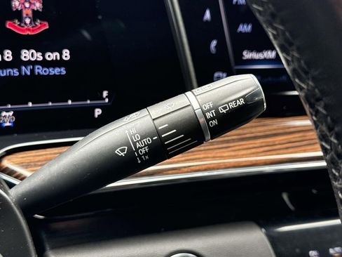 Used 2021 Cadillac Escalade Premium Luxury image 31