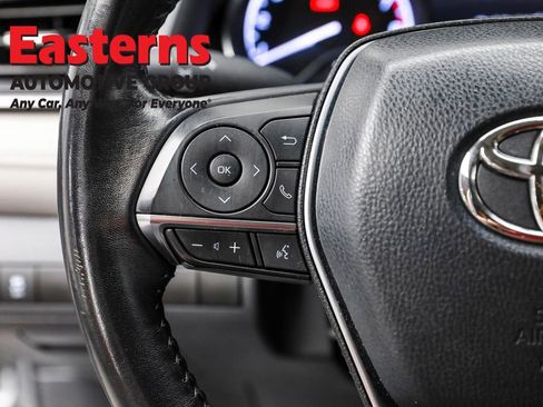 Used 2019 Toyota Camry XLE image 15