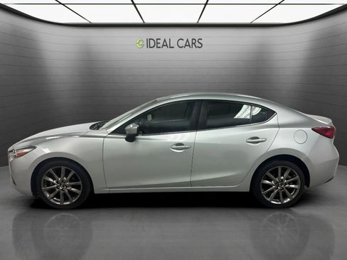 Used 2018 MAZDA MAZDA3 Touring FWD image 2