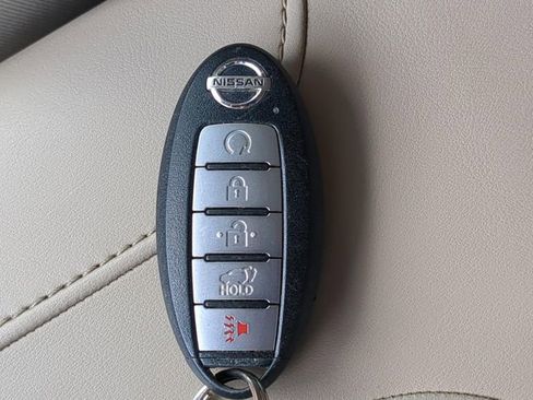 Certified 2020 Nissan Rogue SV image 25