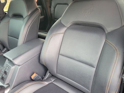 Used 2021 Ford Bronco Badlands image 6