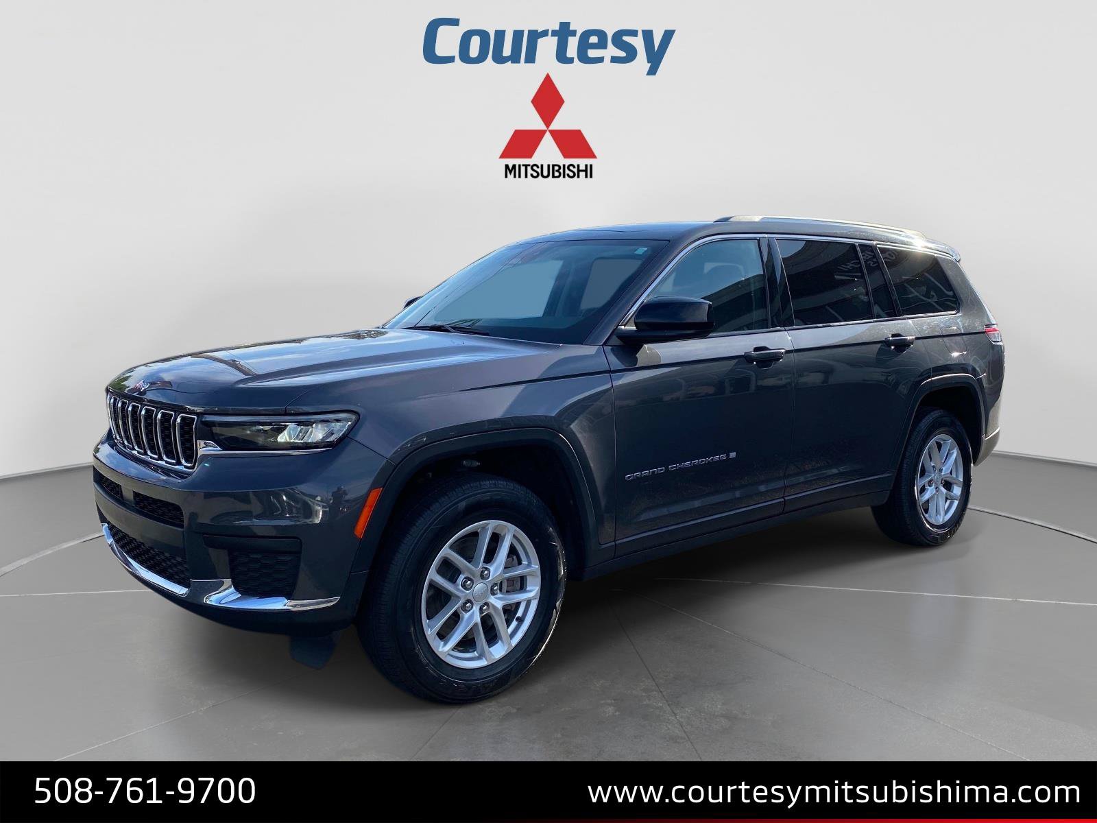Used 2023 Jeep Grand Cherokee L Laredo AWD/4WD image 1