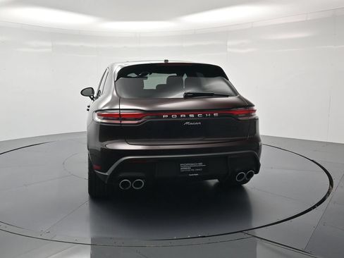 Certified 2024 Porsche Macan AWD/4WD image 35