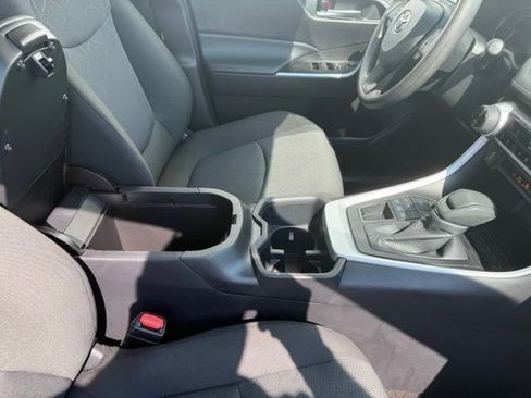 Used 2025 Toyota RAV4 XLE AWD/4WD image 16