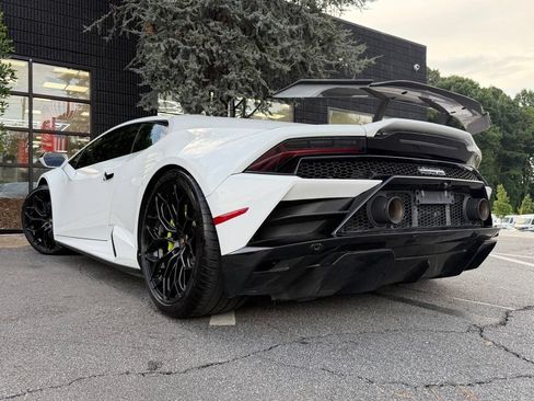 Used 2021 Lamborghini Huracan EVO RWD image 19