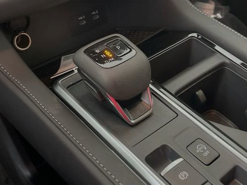 New 2026 Nissan Pathfinder SV image 12