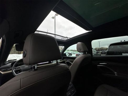 Certified 2025 Audi Q5 Premium w/ Convenience Package image 27