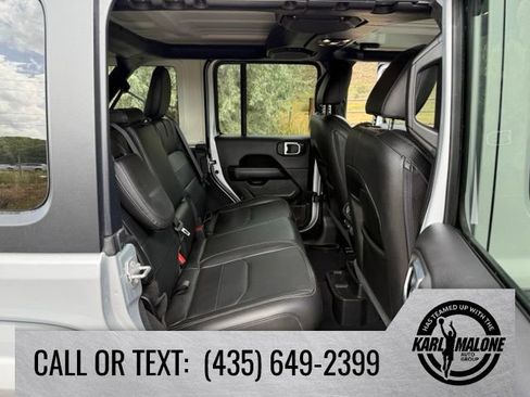 Used 2023 Jeep Wrangler Unlimited Sahara w/ Cold Weather Group AWD/4WD image 35
