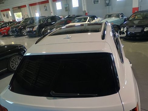 Used 2019 Bentley Bentayga AWD/4WD image 11