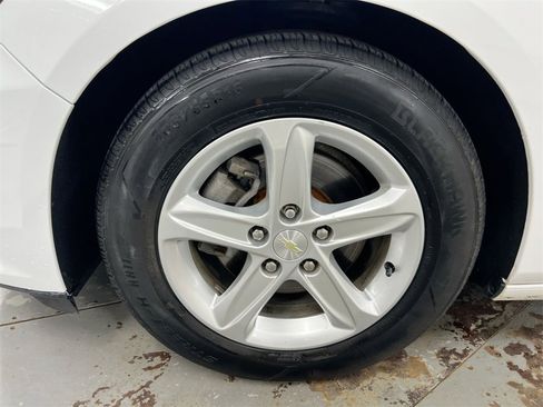 Used 2019 Chevrolet Malibu LS image 25