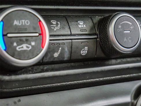 Used 2024 Alfa Romeo Stelvio Ti image 42