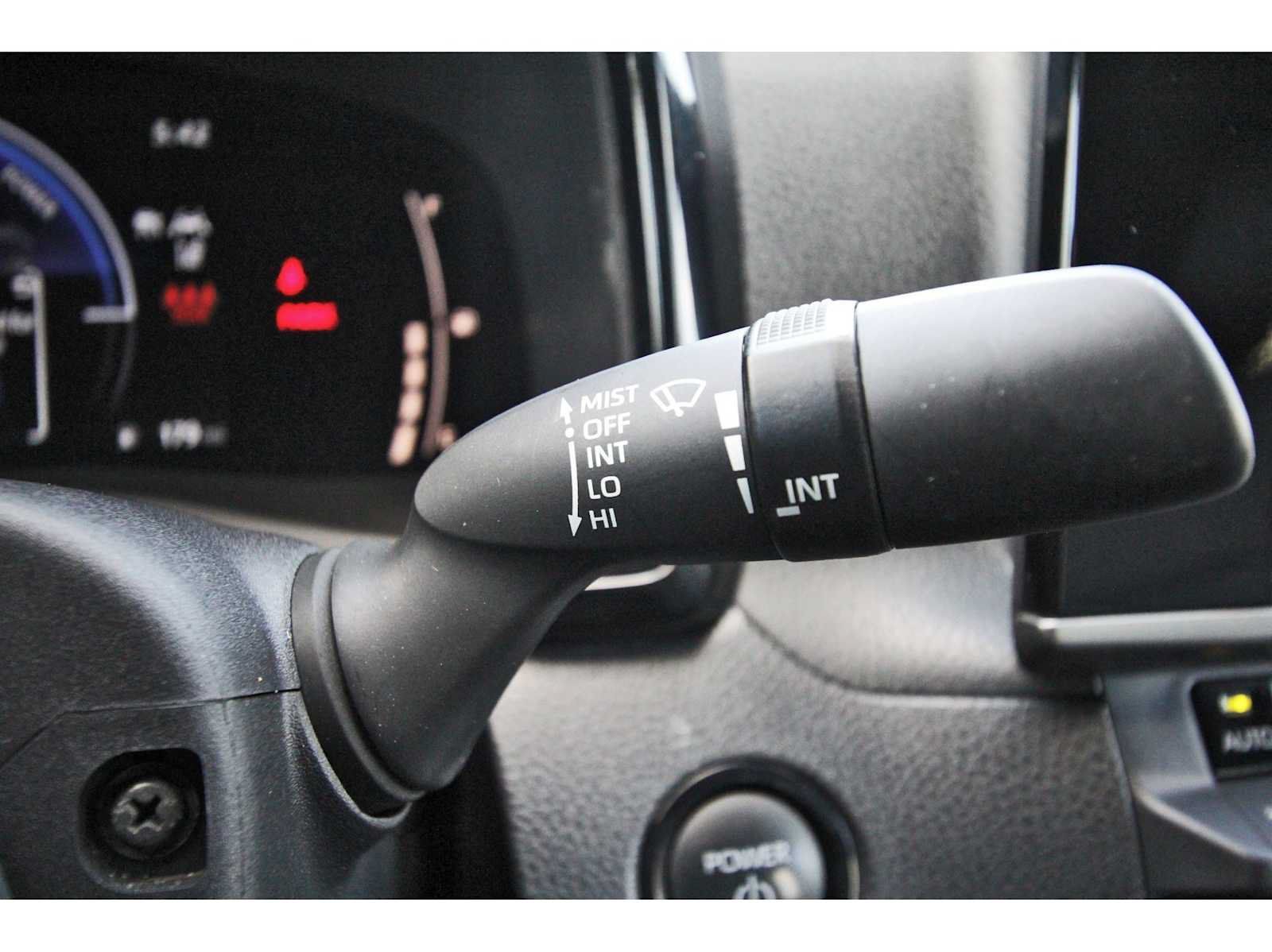 Used 2025 Toyota Camry SE FWD image 18