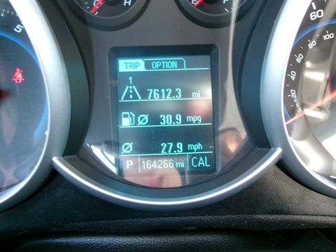 Used 2014 Chevrolet Cruze LT FWD image 22