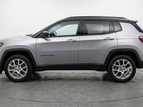 Used 2025 Jeep Compass Limited AWD/4WD image 5