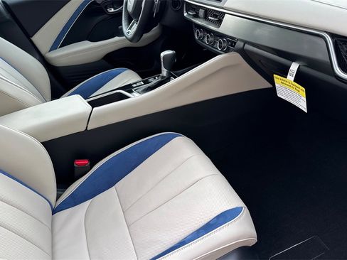 Certified 2025 Acura ADX A-Spec image 17