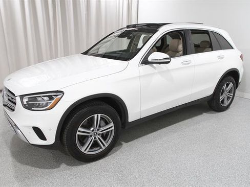 Used 2022 Mercedes-Benz GLC 300 4MATIC image 3