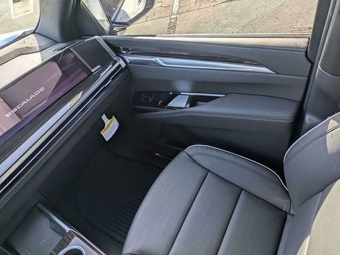 New 2026 Cadillac Escalade Luxury w/ Touring Package image 17