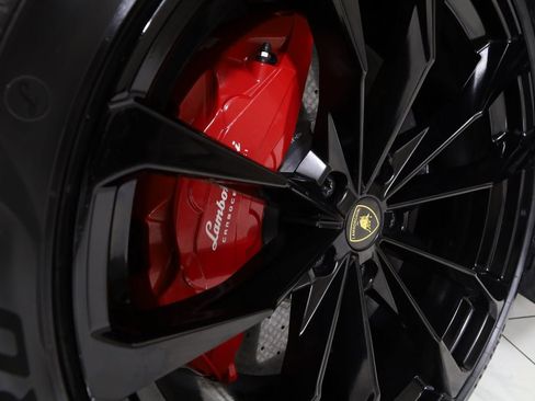 Used 2019 Lamborghini Urus image 22