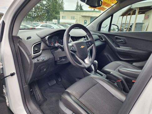 Used 2018 Chevrolet Trax LT w/ Driver Confidence Package FWD image 12