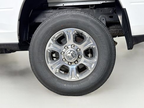 Used 2024 RAM 2500 Big Horn AWD/4WD image 35